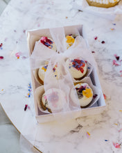 Load image into Gallery viewer, Cupcake box (multiple size options)