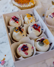 Load image into Gallery viewer, Cupcake box (multiple size options)