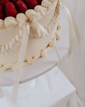 Load image into Gallery viewer, Raspberry Vintage Cake