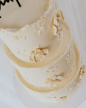 Load image into Gallery viewer, Buttercream Floral Cake (multi-tier)
